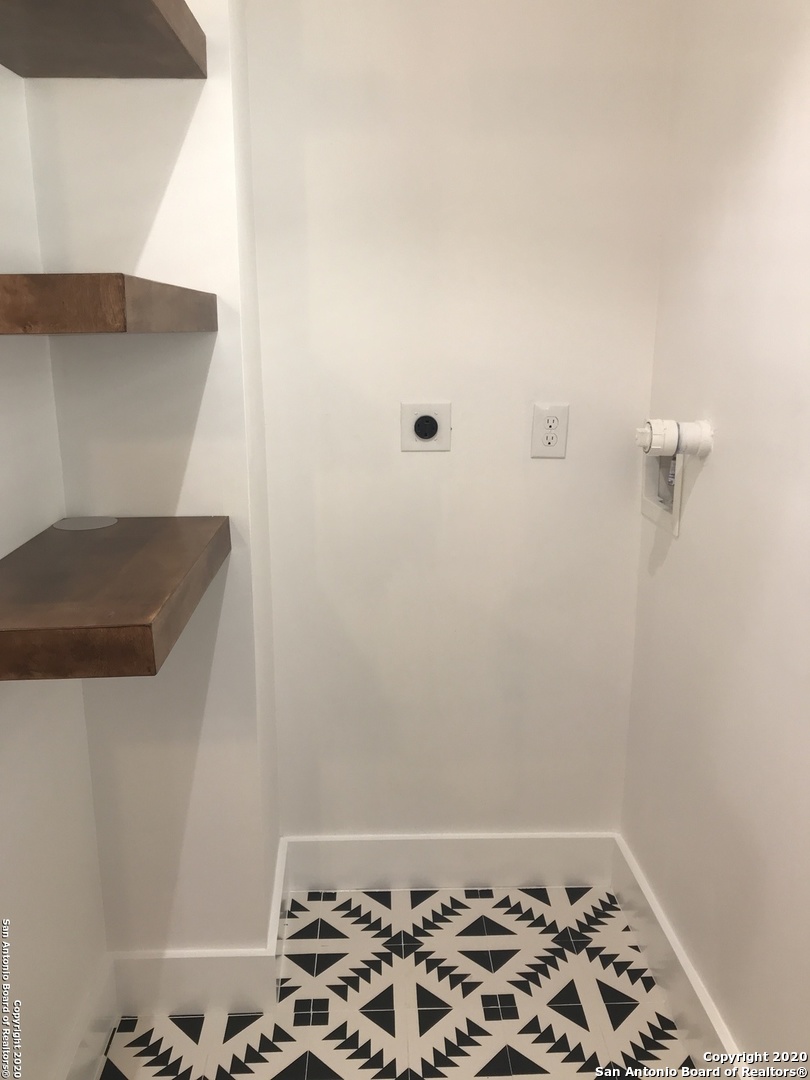 423 W Woodlawn Avenue San Antonio TX 78212