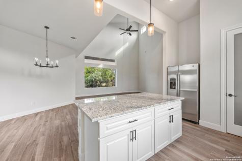 118 Cap Rock Horseshoe Bay TX 78657