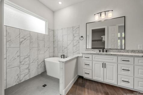 118 Cap Rock Horseshoe Bay TX 78657