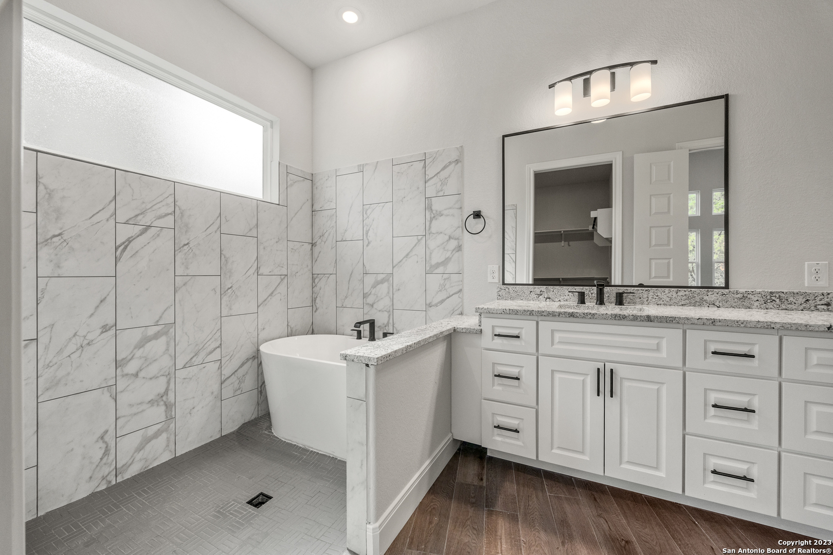 118 Cap Rock Horseshoe Bay TX 78657