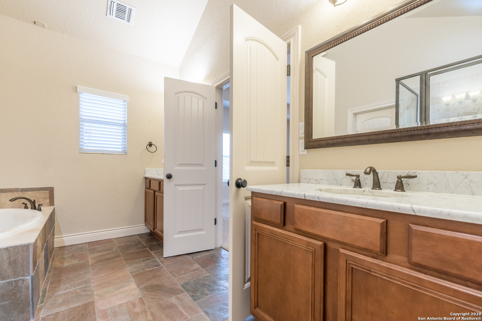 13822 Oakview Cove San Antonio TX 78249