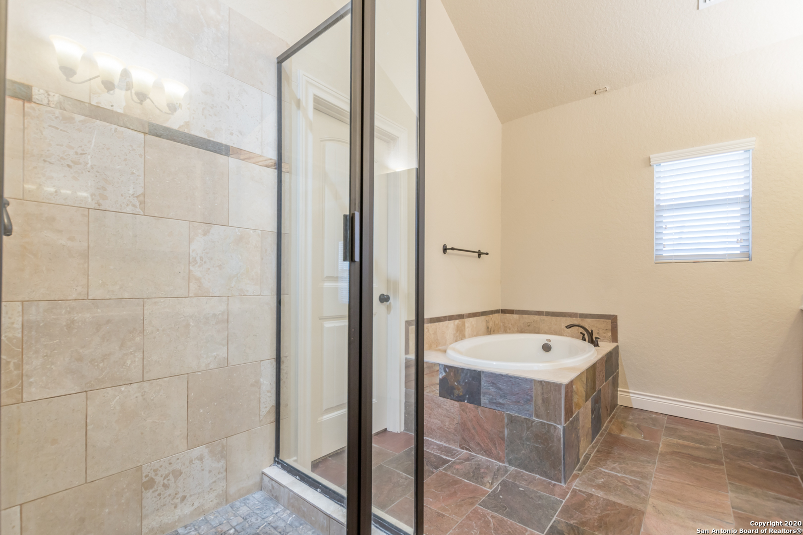 13822 Oakview Cove San Antonio TX 78249