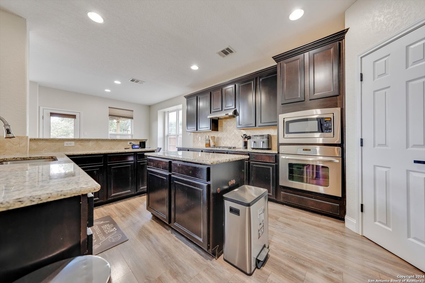 23902 Alpine Lodge San Antonio TX 78258
