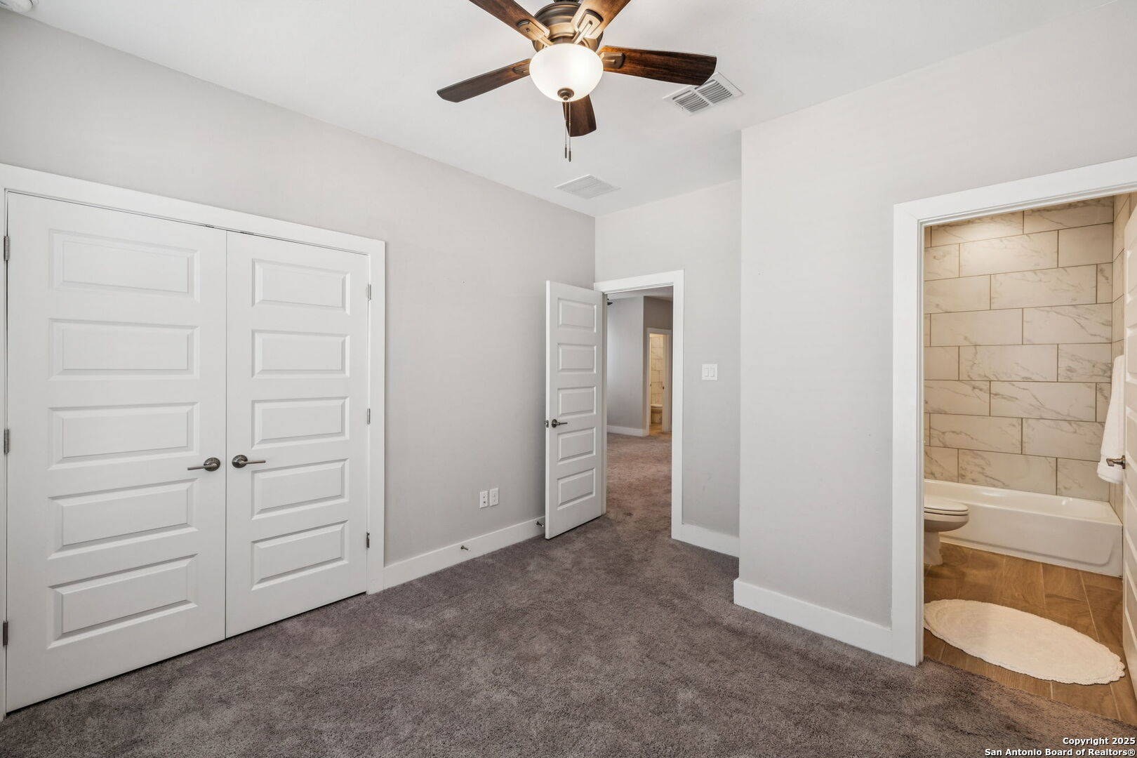 1511 E Sandalwood Lane #10 San Antonio TX 78209