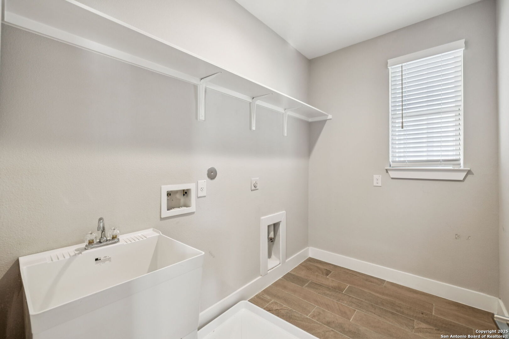 1511 E Sandalwood Lane #10 San Antonio TX 78209