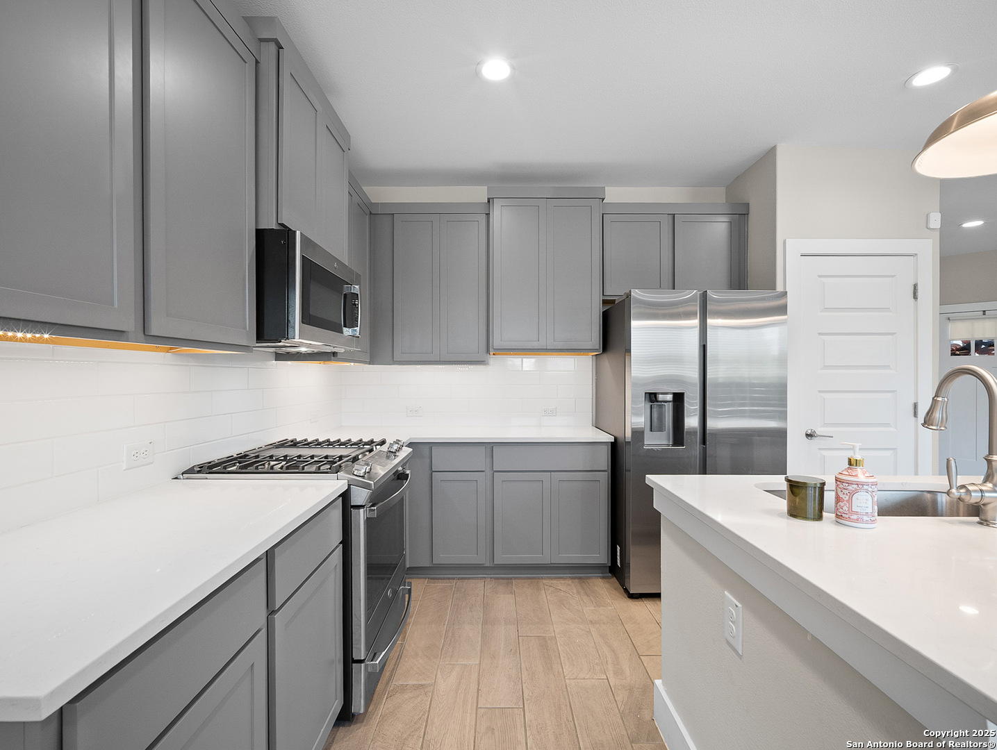 1511 E Sandalwood Lane #10 San Antonio TX 78209