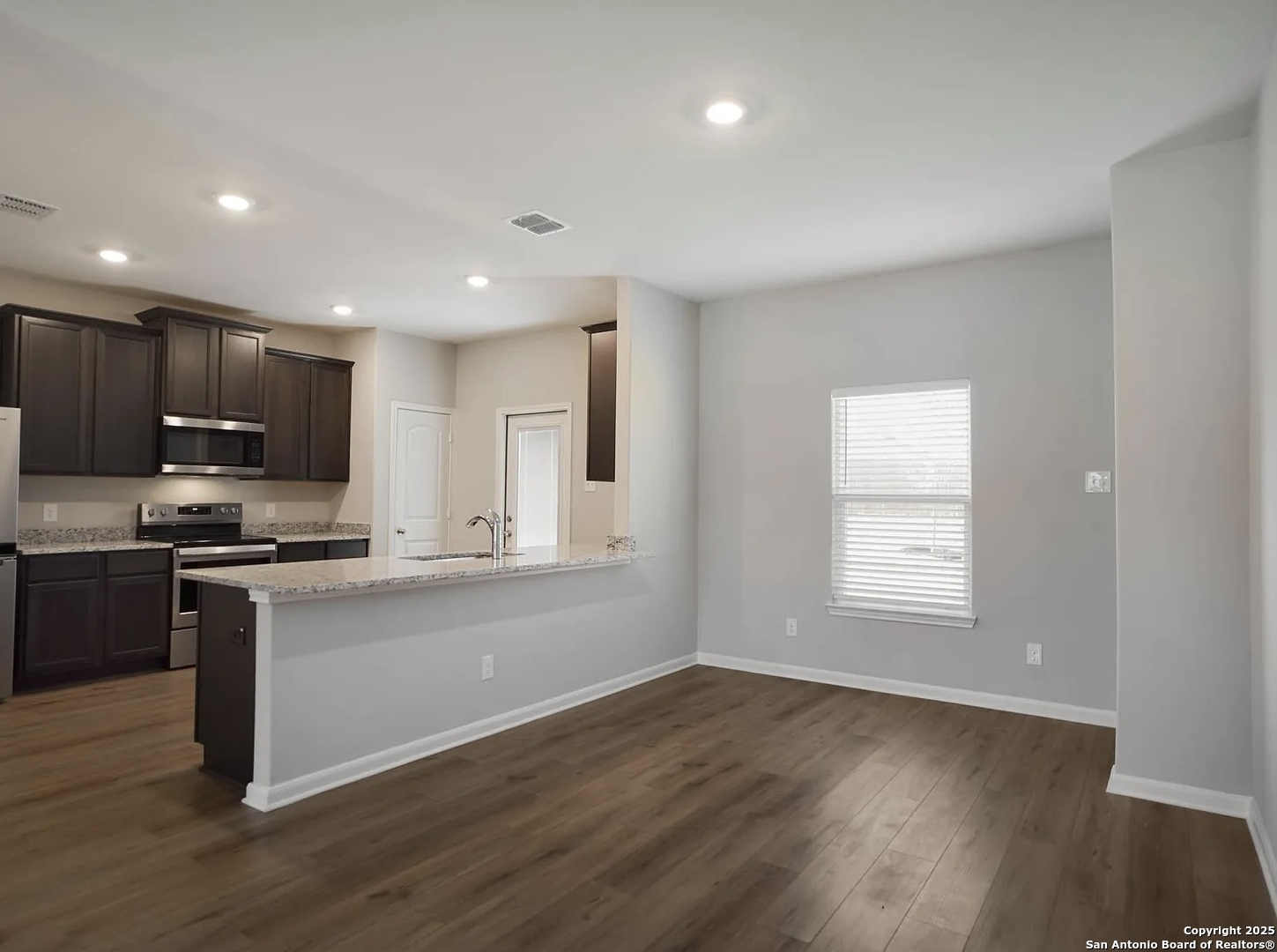 9331 Aniston Bluff Converse TX 78109