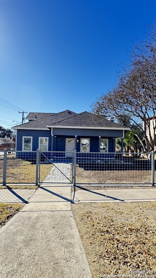 800 W Russell Place San Antonio TX 78212