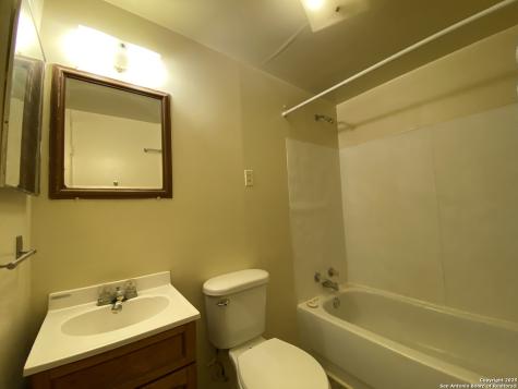 204 Campbell Jourdanton TX 78026