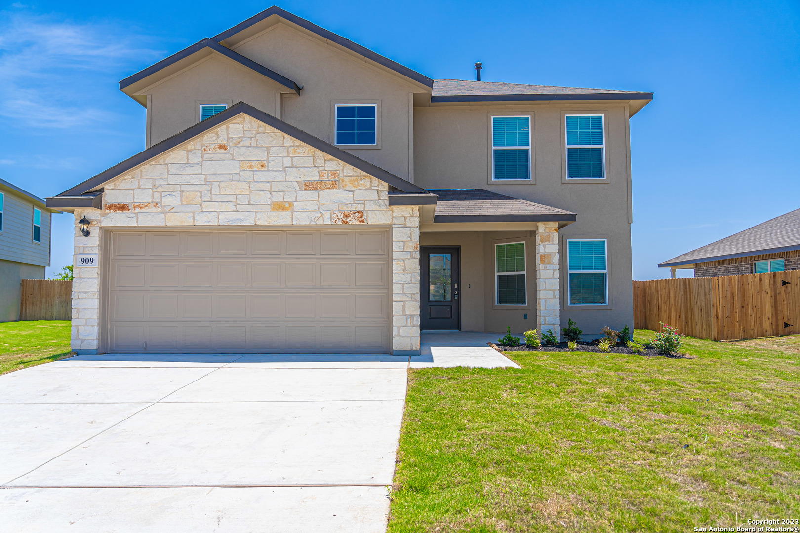 909 Rolling River Cibolo TX 78108