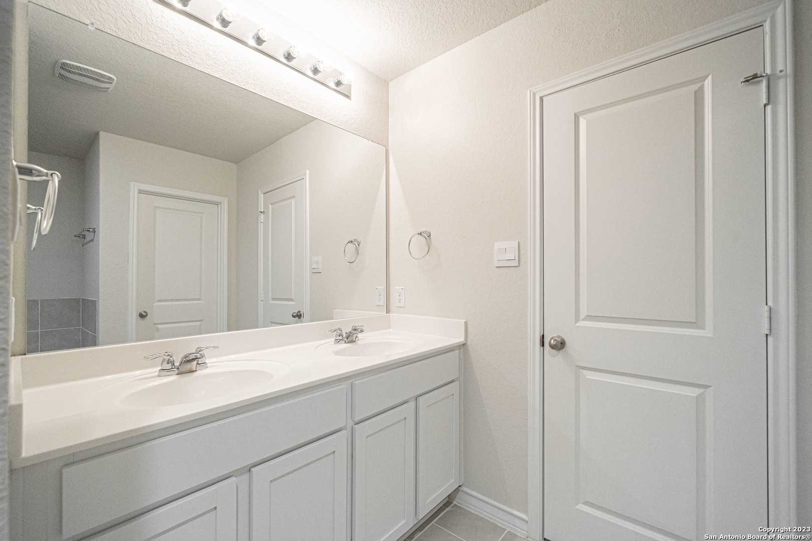 909 Rolling River Cibolo TX 78108
