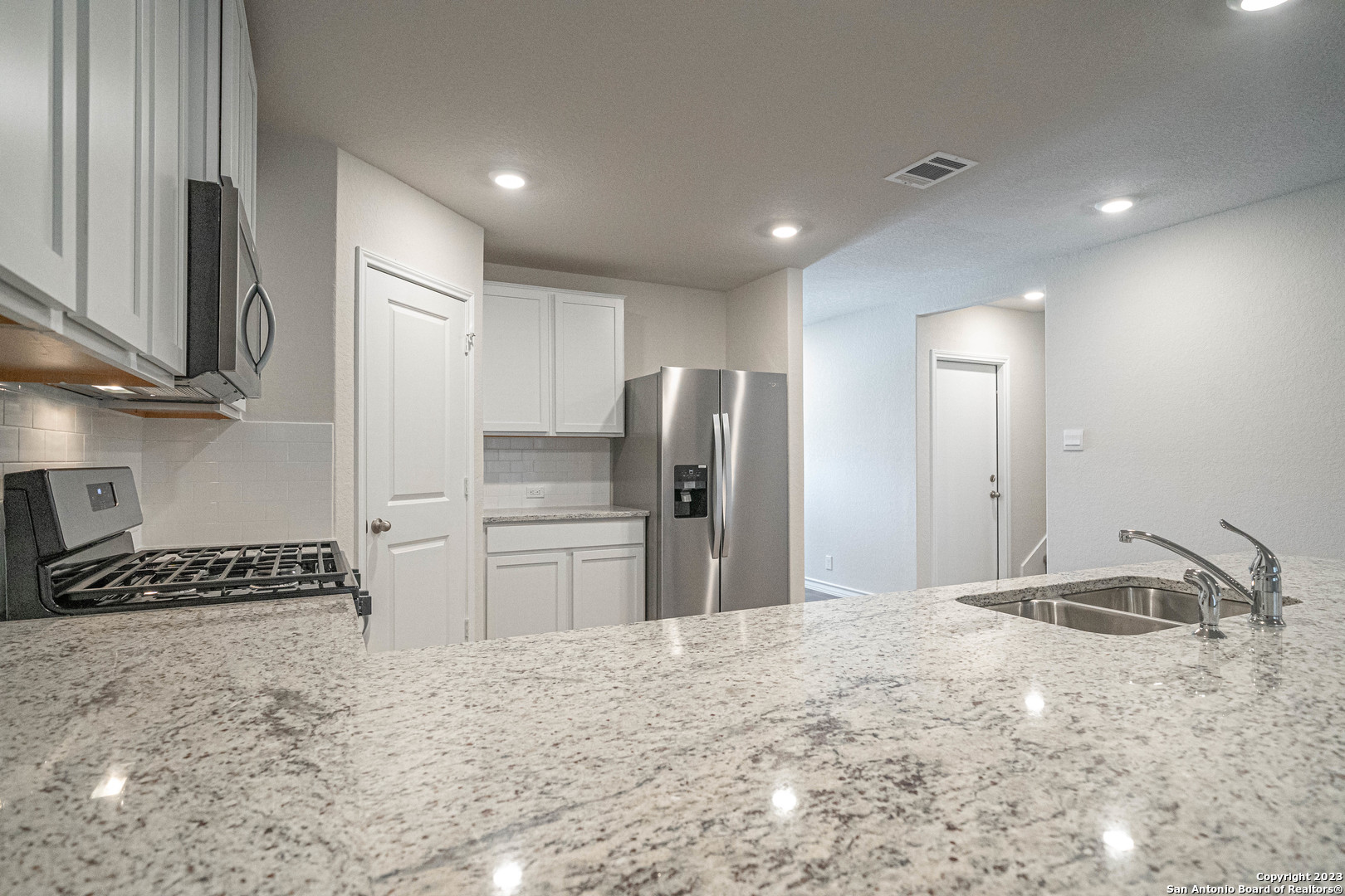 909 Rolling River Cibolo TX 78108