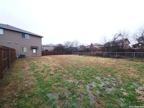 8715 8th Street Converse TX 78109