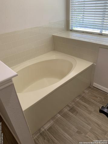8631 Quail Whisper San Antonio TX 78250