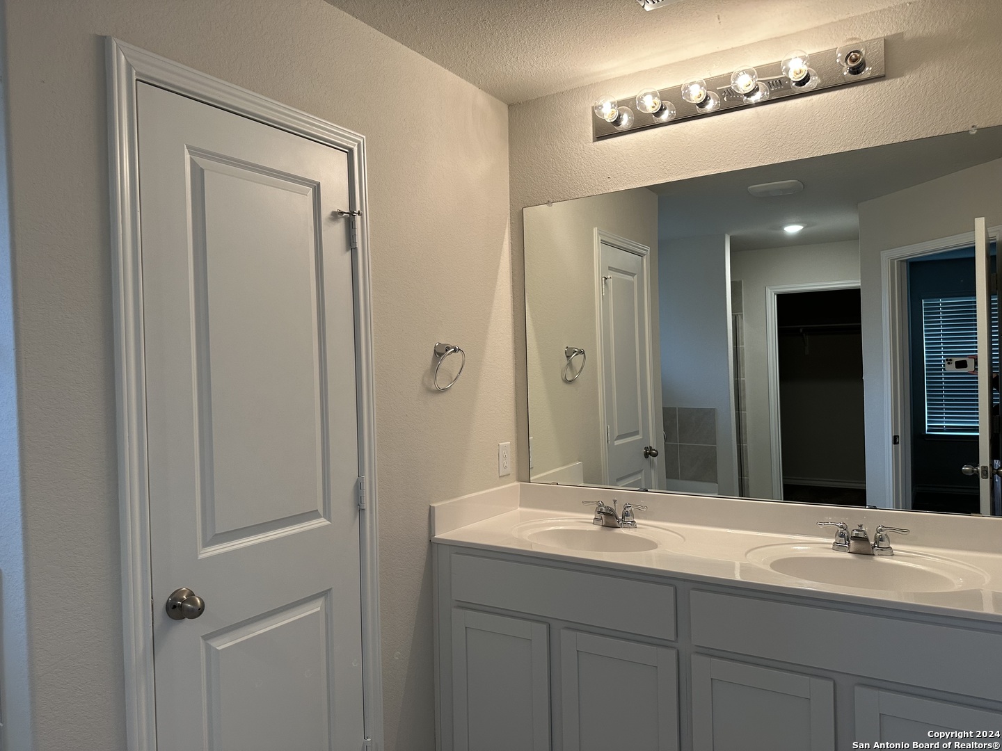 1742 Rocky Rise San Antonio TX 78245