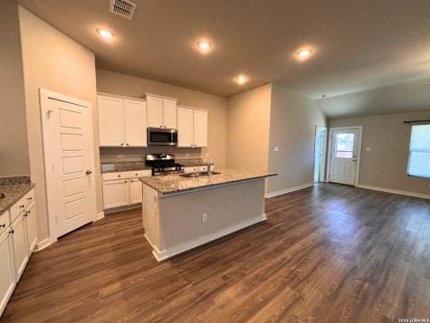 10754 Francisco Way Converse TX 78109