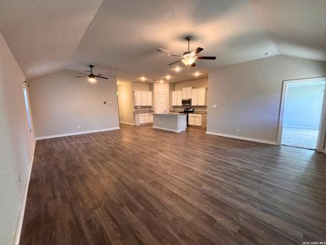 10754 Francisco Way Converse TX 78109