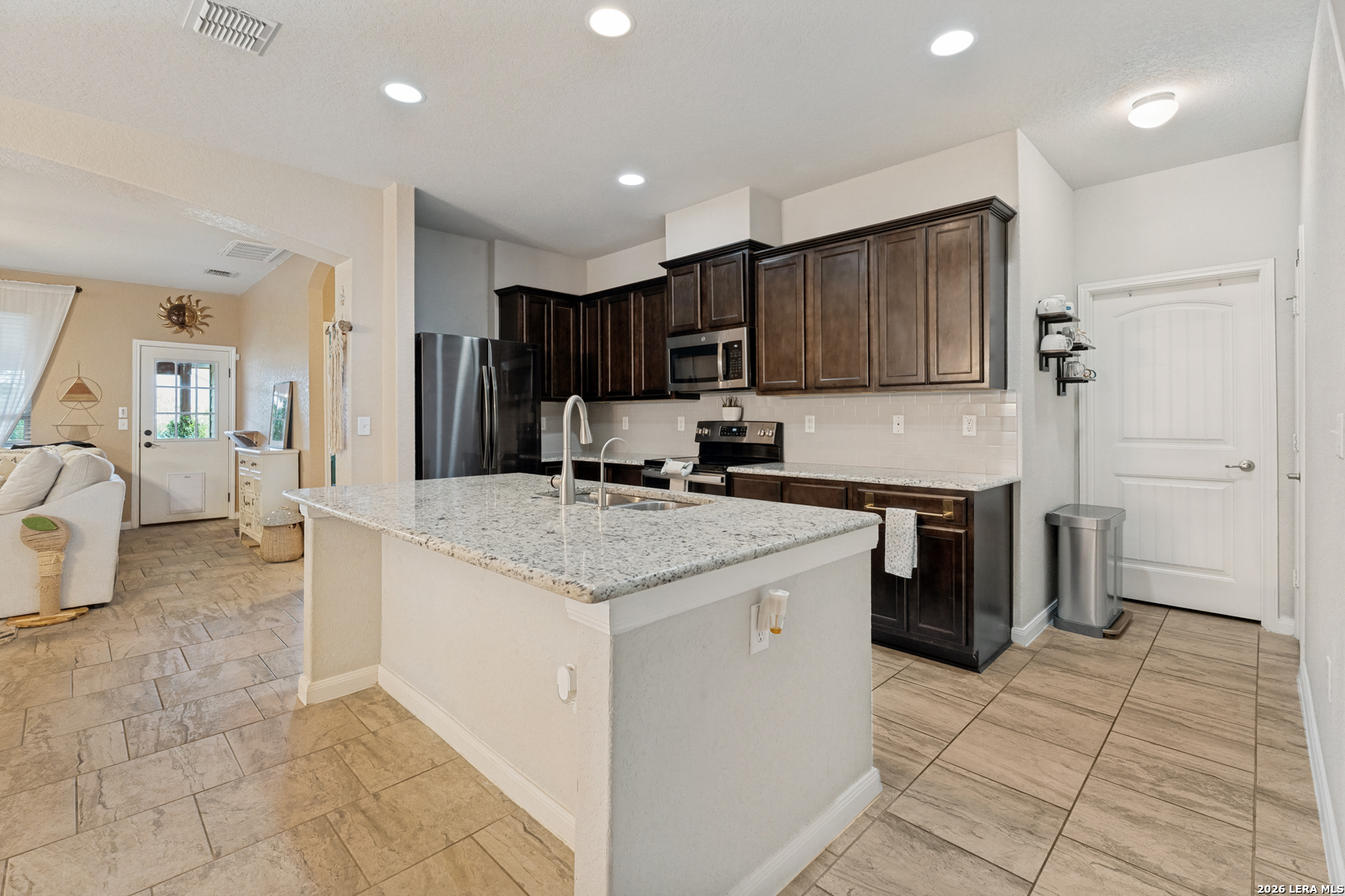 6719 Hibiscus Falls San Antonio TX 78218