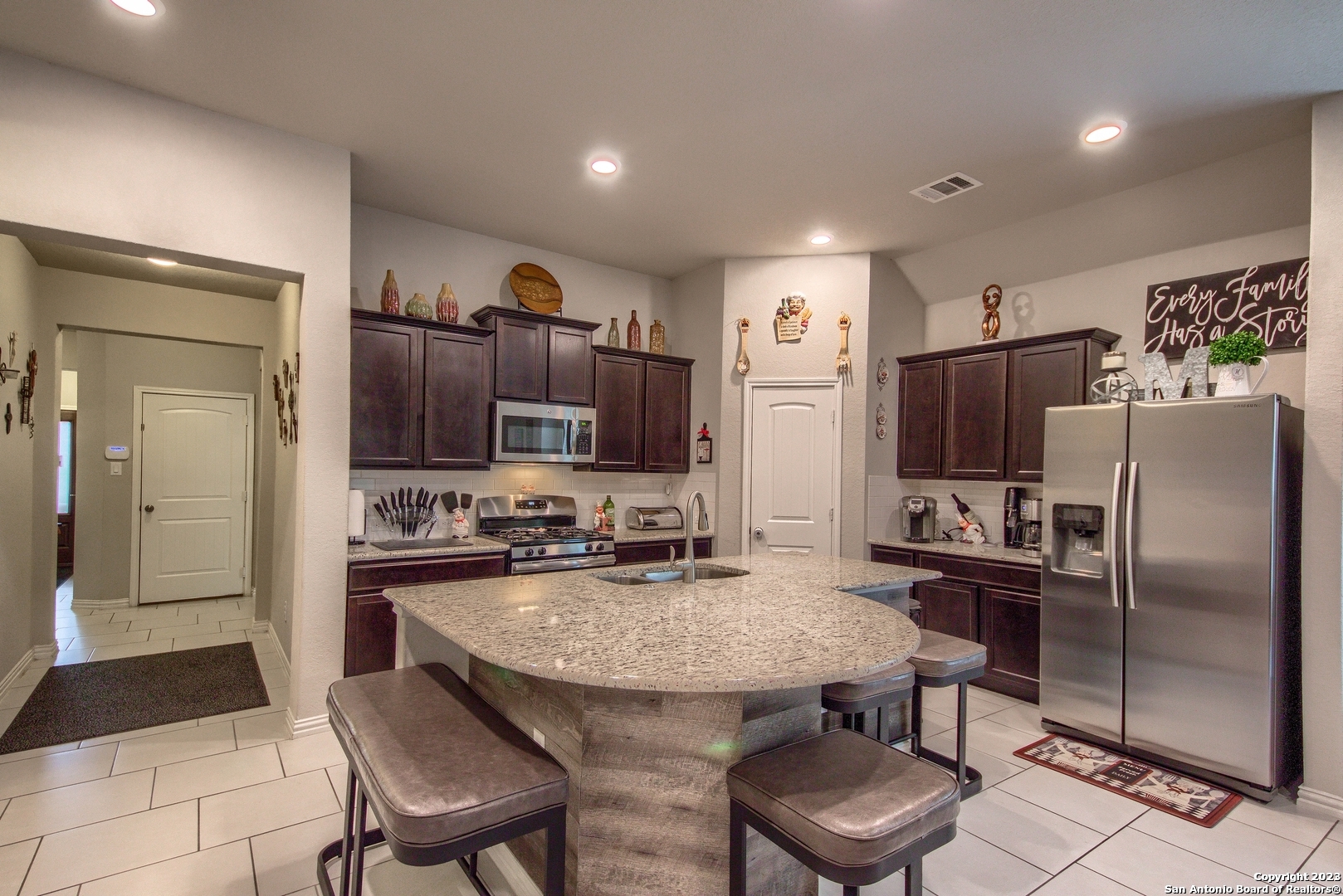 6050 Akin Circle San Antonio TX 78261