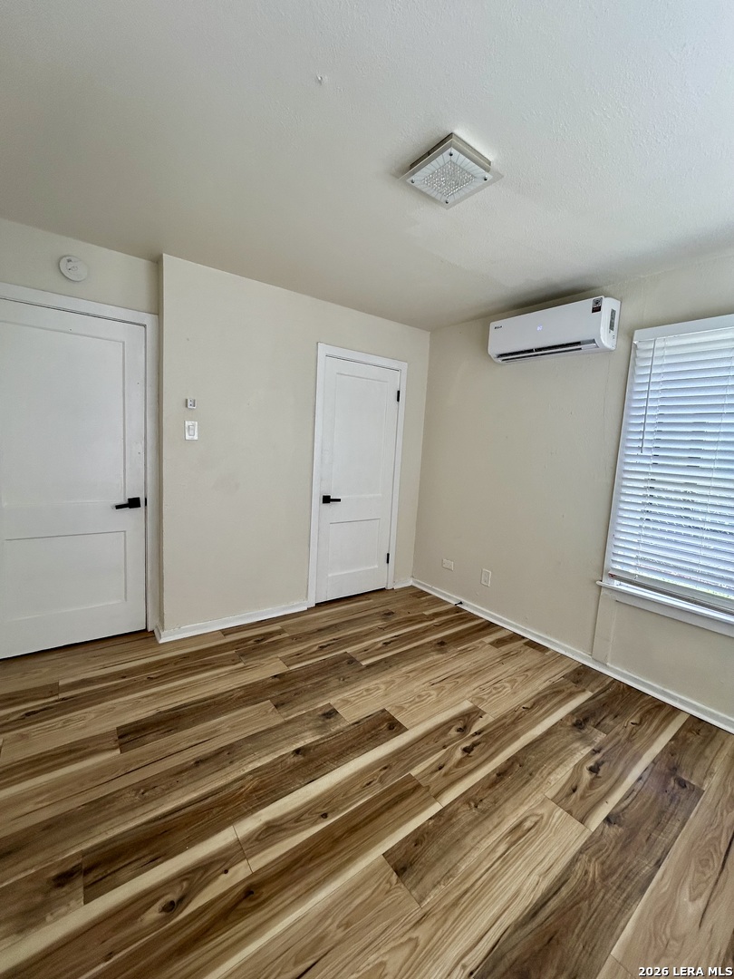 922 Mcilvaine San Antonio TX 78201