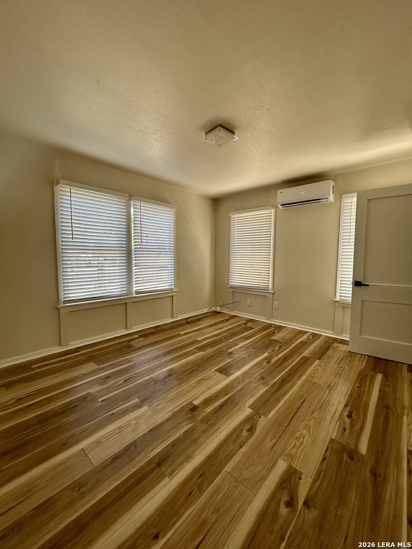 922 Mcilvaine San Antonio TX 78201