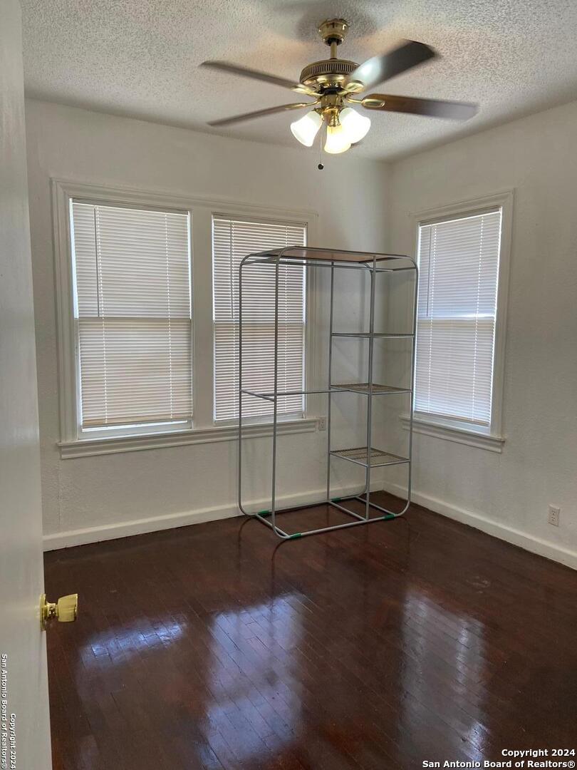 512 W Southcross Boulevard San Antonio TX 78221