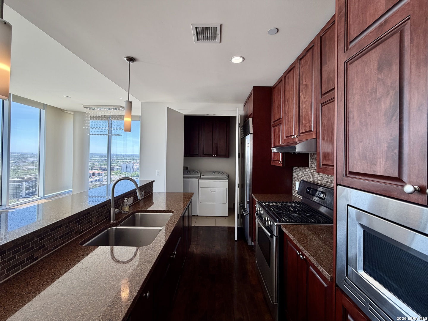 610 E Market San Antonio TX 78205