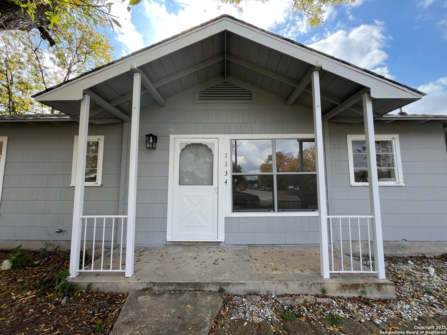 1134 W Thoraine San Antonio TX 78201