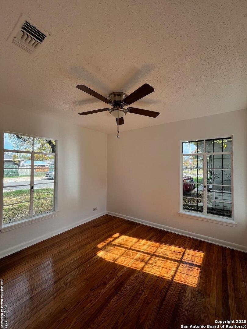 1134 W Thoraine San Antonio TX 78201