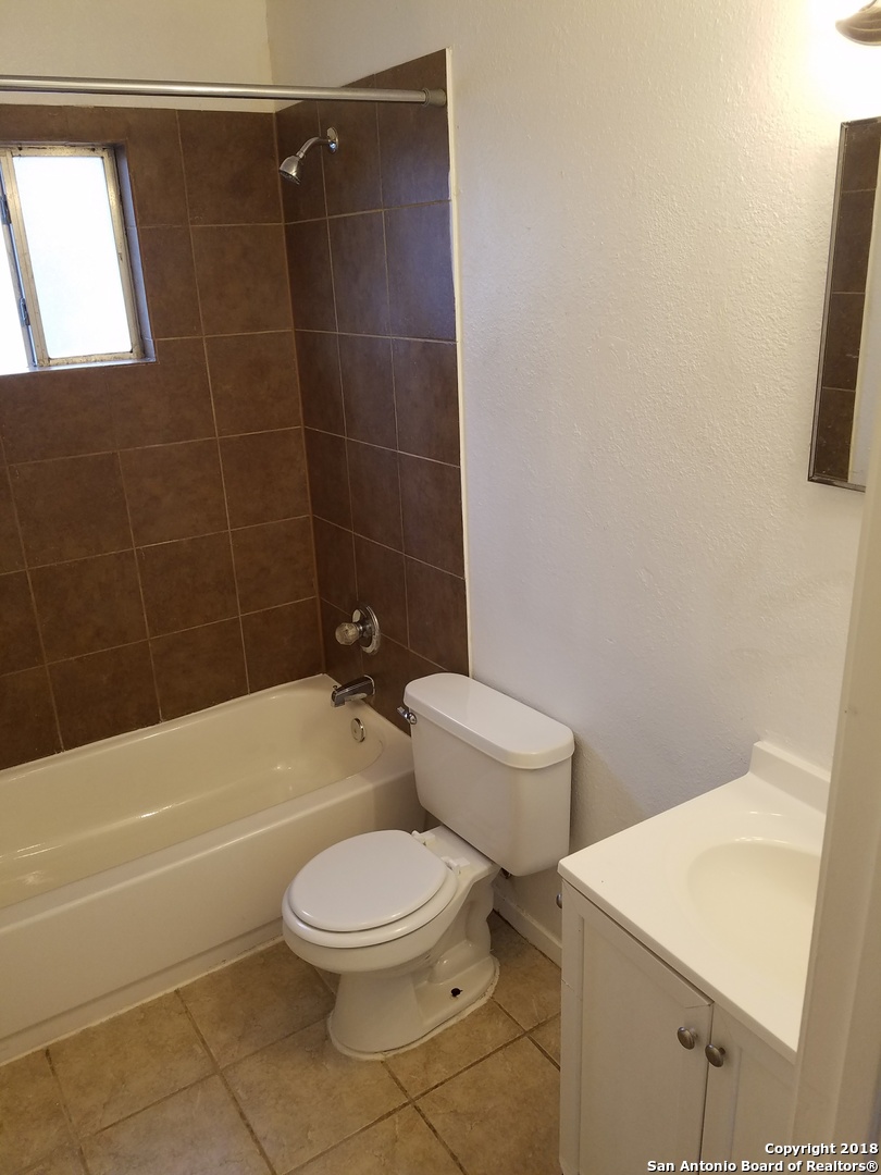 3143 La Violeta Street San Antonio TX 78211