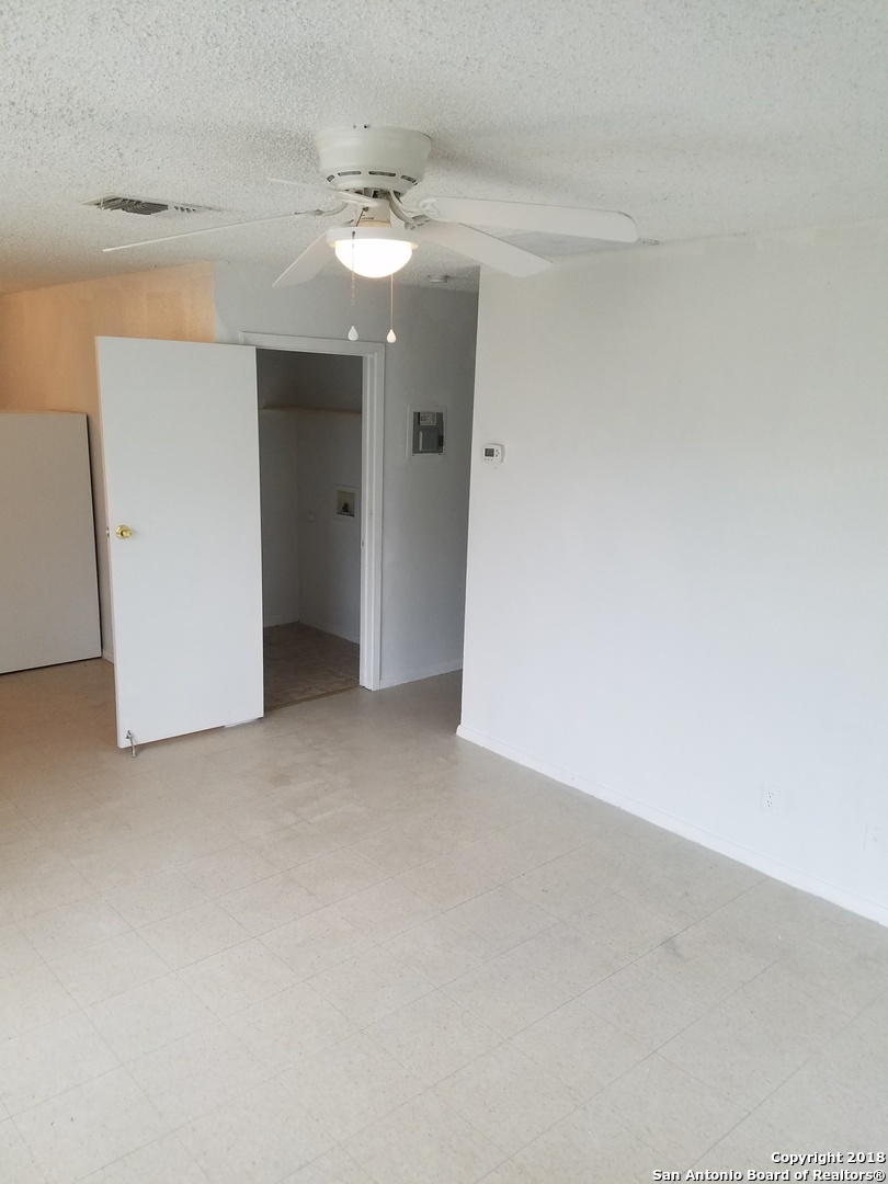 3143 La Violeta Street San Antonio TX 78211