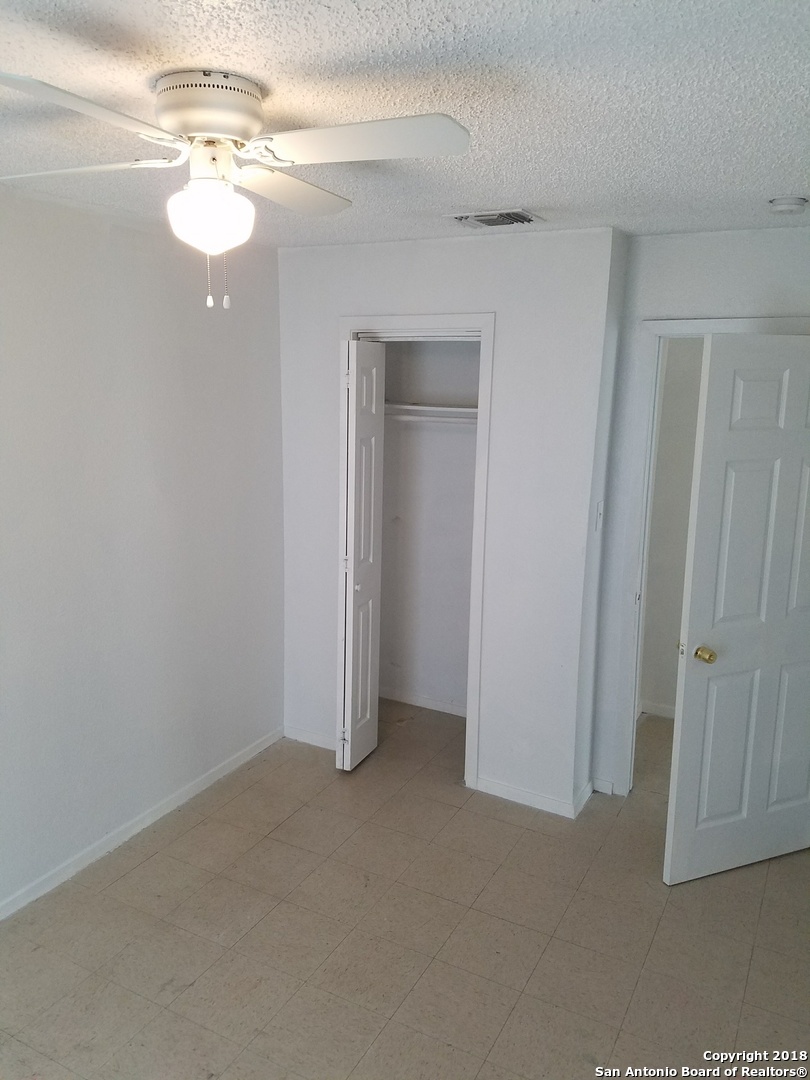 3143 La Violeta Street San Antonio TX 78211