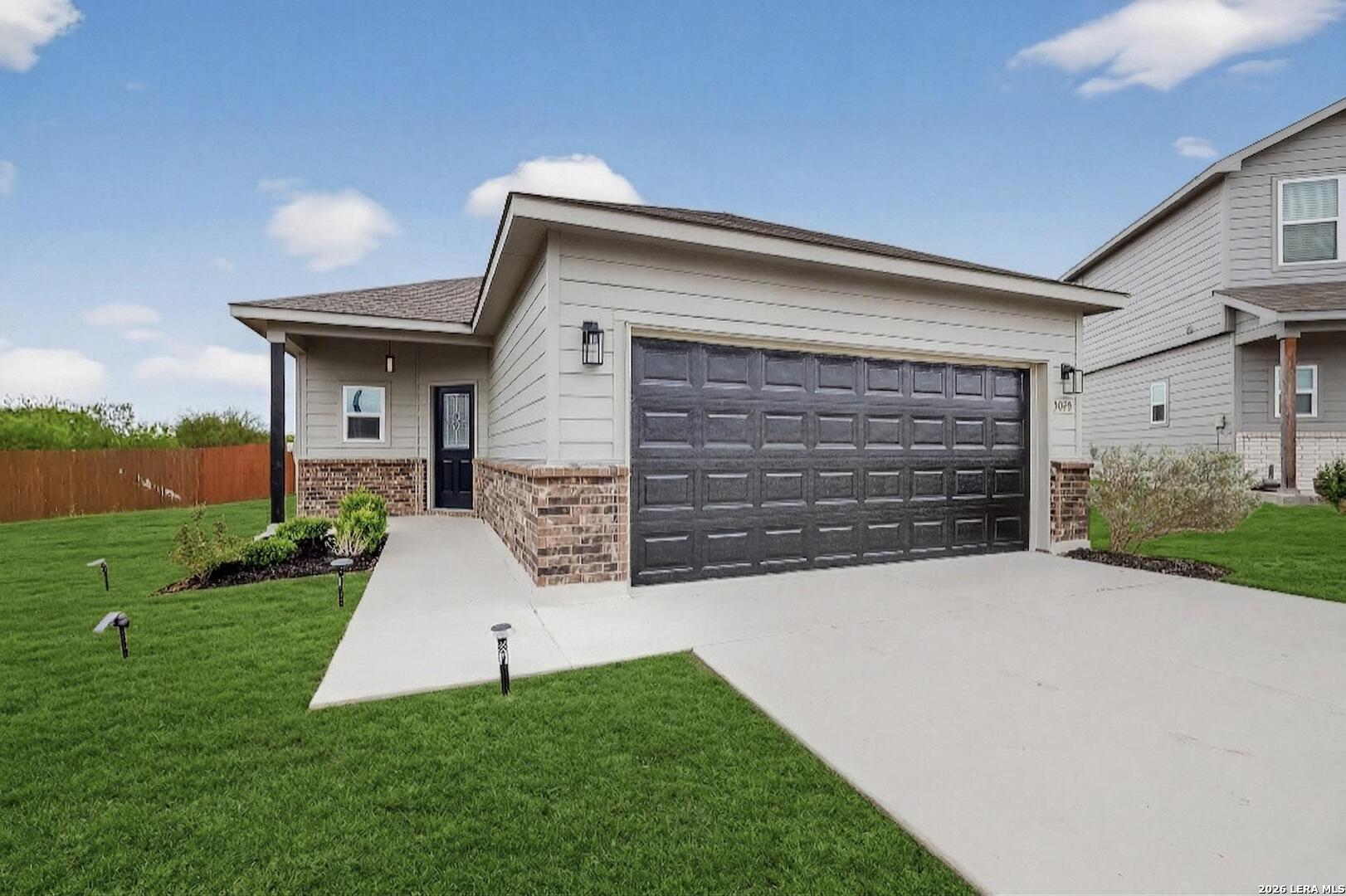 3038 Laguna Cliffs Converse TX 78109