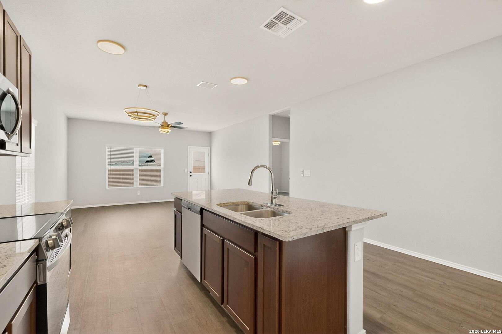 3038 Laguna Cliffs Converse TX 78109