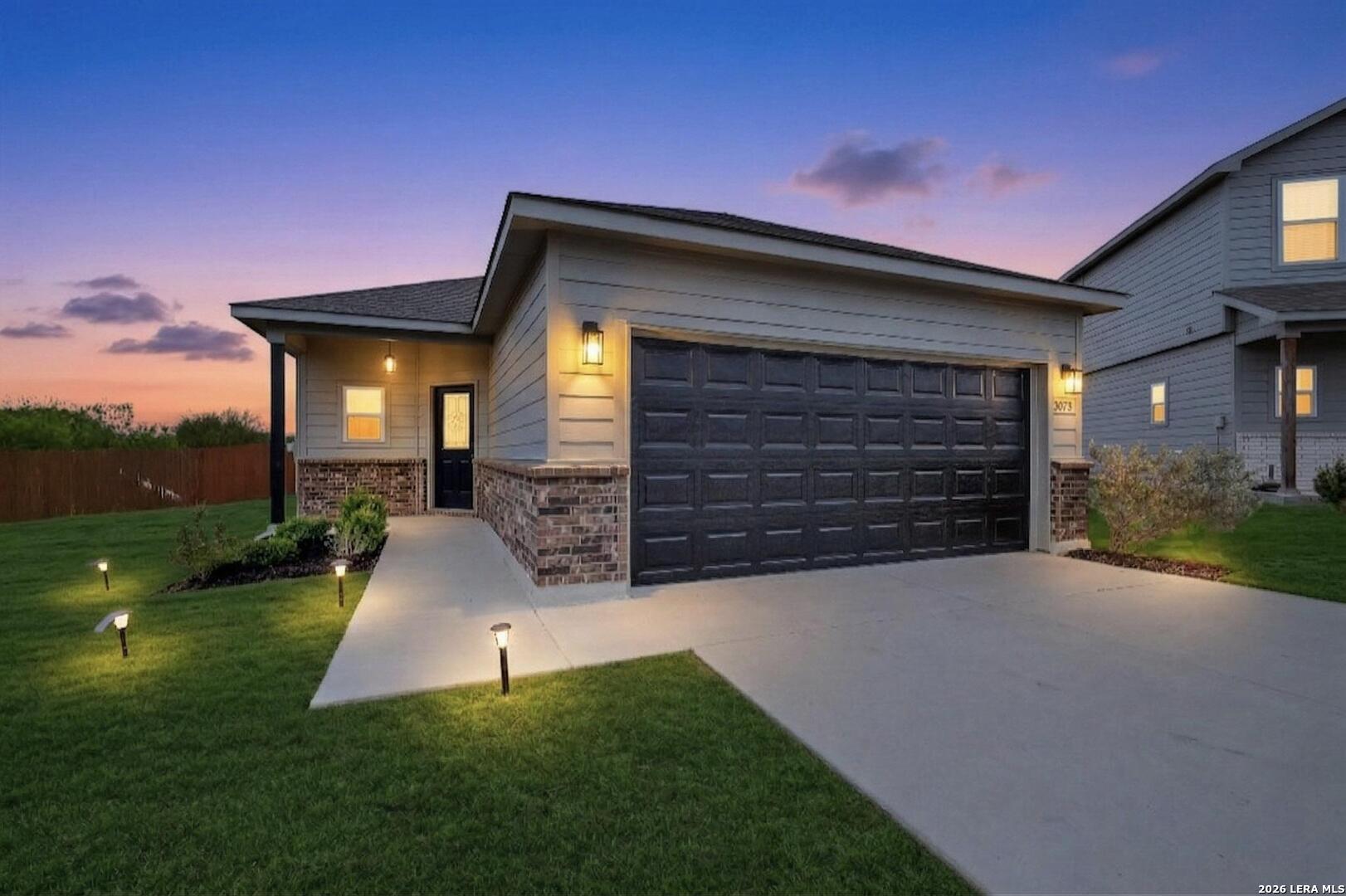 3038 Laguna Cliffs Converse TX 78109