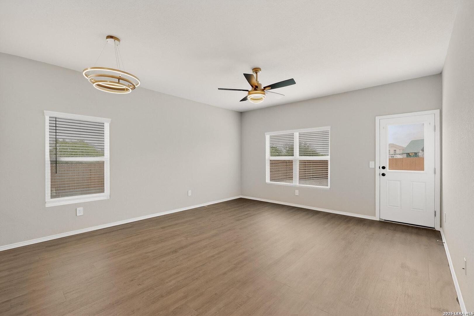 3038 Laguna Cliffs Converse TX 78109