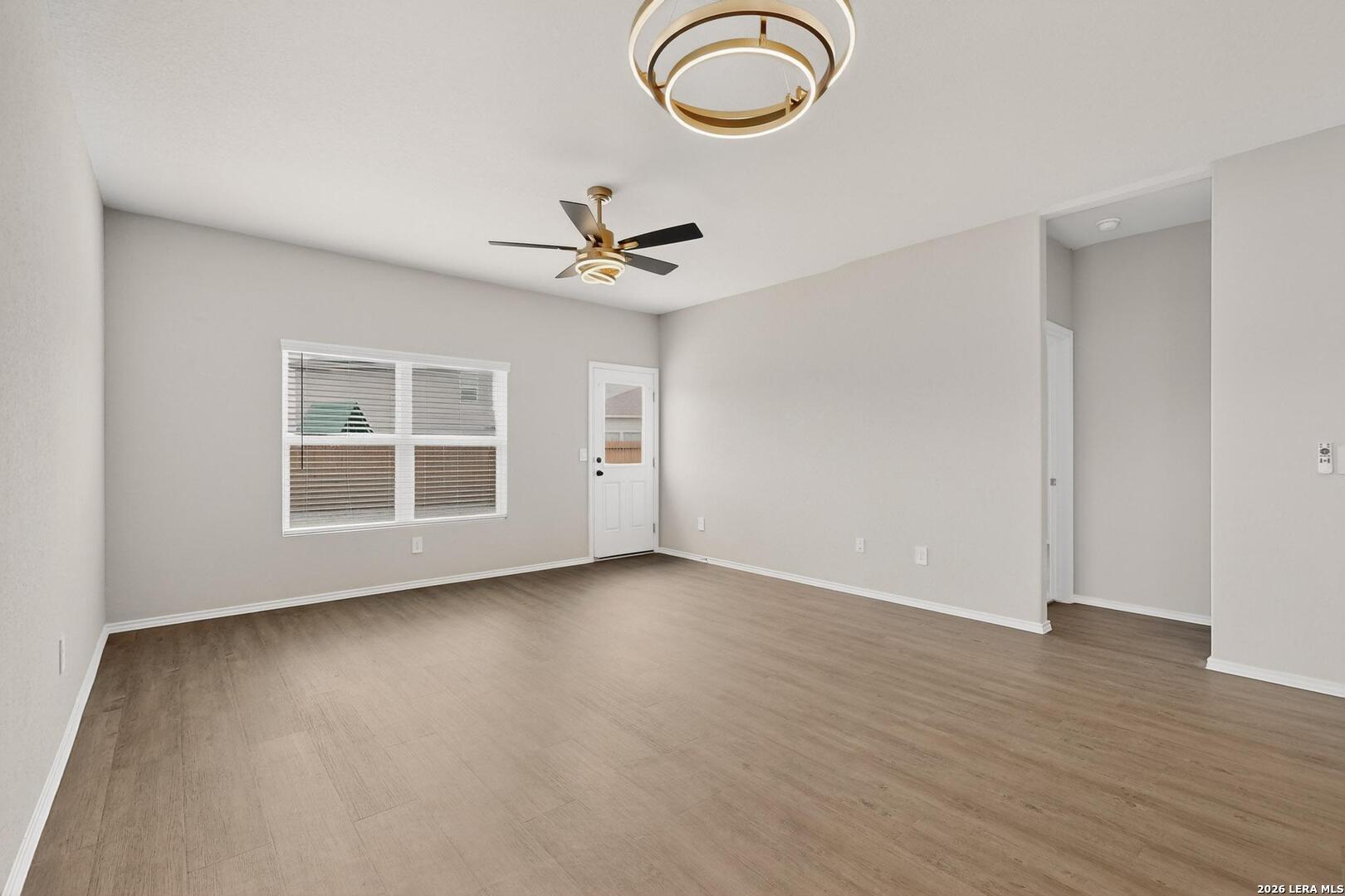 3038 Laguna Cliffs Converse TX 78109