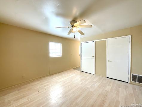 7042 Glen Mist San Antonio TX 78239