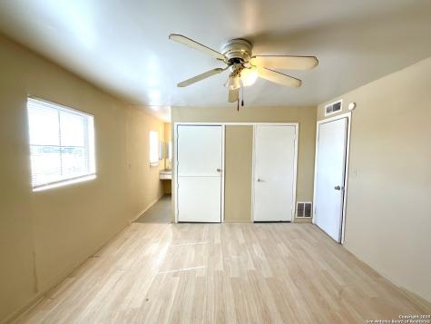 7042 Glen Mist San Antonio TX 78239