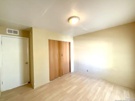 7042 Glen Mist San Antonio TX 78239