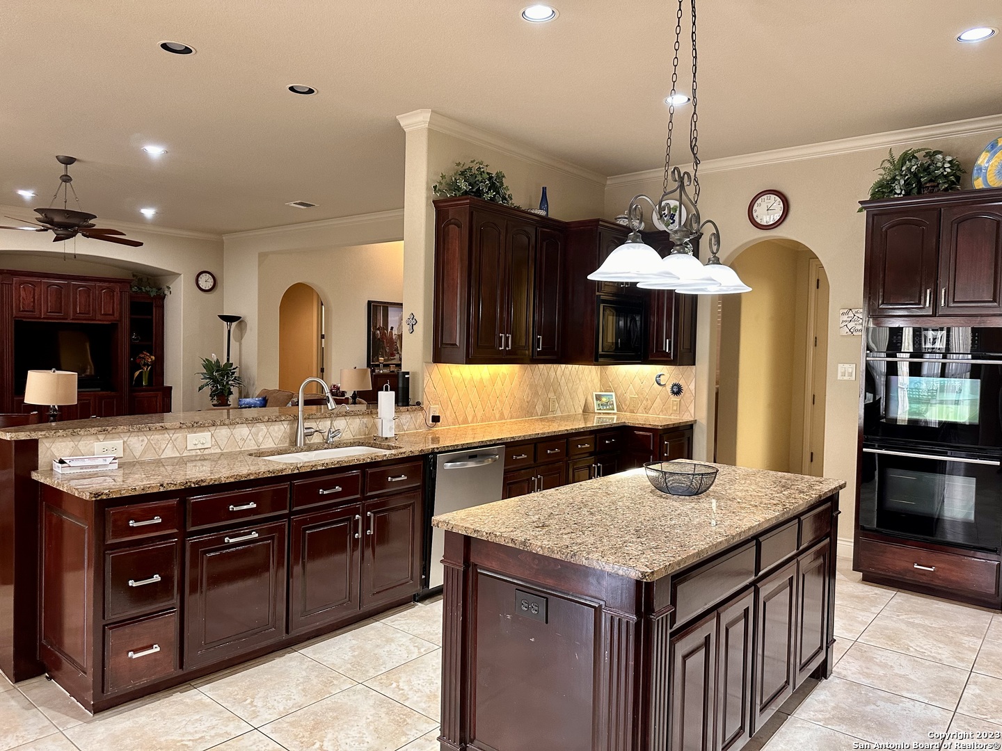 402 Cameron Circle San Antonio TX 78258