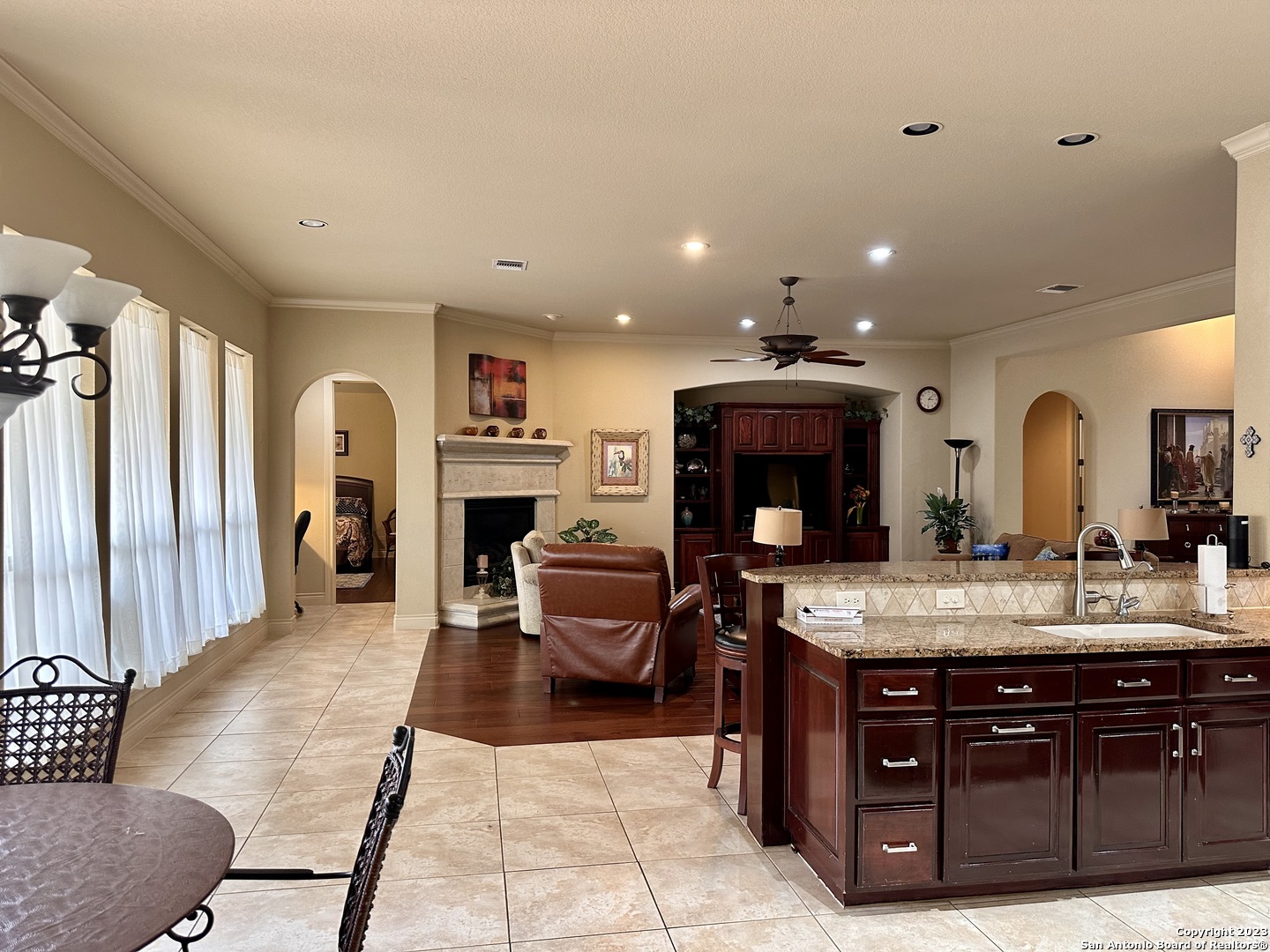 402 Cameron Circle San Antonio TX 78258