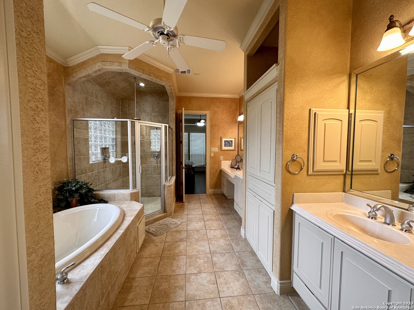 402 Cameron Circle San Antonio TX 78258