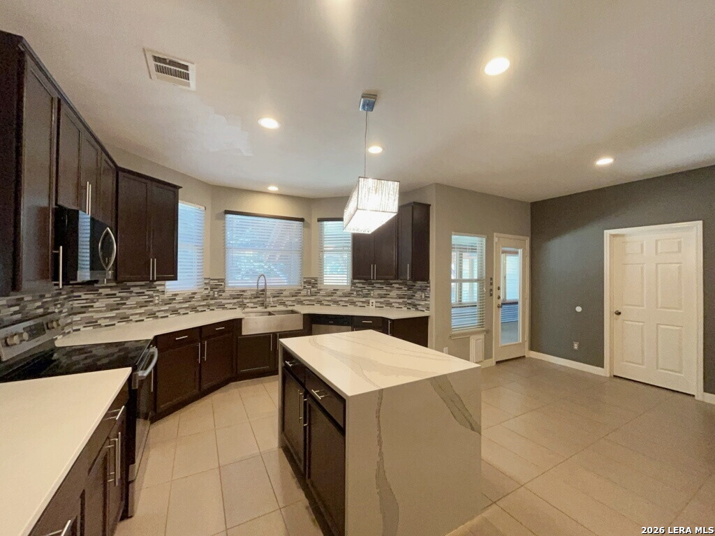 8708 Laurel Canyon Universal City TX 78148