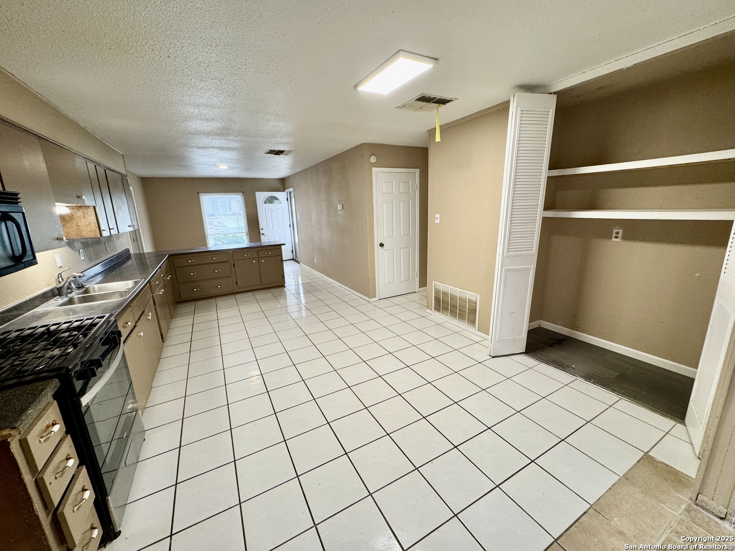 146 Stapleton San Antonio TX 78227
