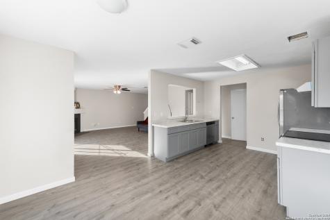 8010 Chestnut Gate Converse TX 78109