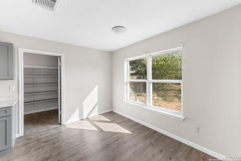 8010 Chestnut Gate Converse TX 78109