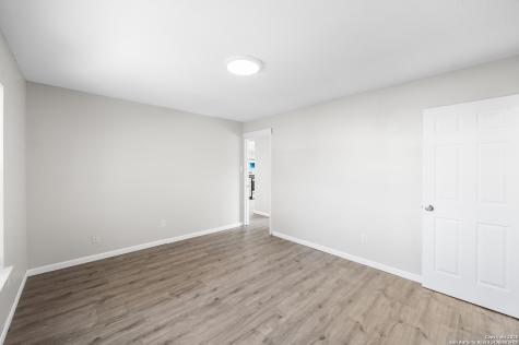 8010 Chestnut Gate Converse TX 78109