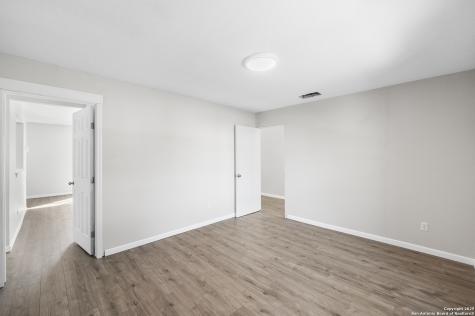 8010 Chestnut Gate Converse TX 78109