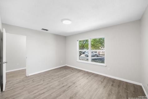 8010 Chestnut Gate Converse TX 78109